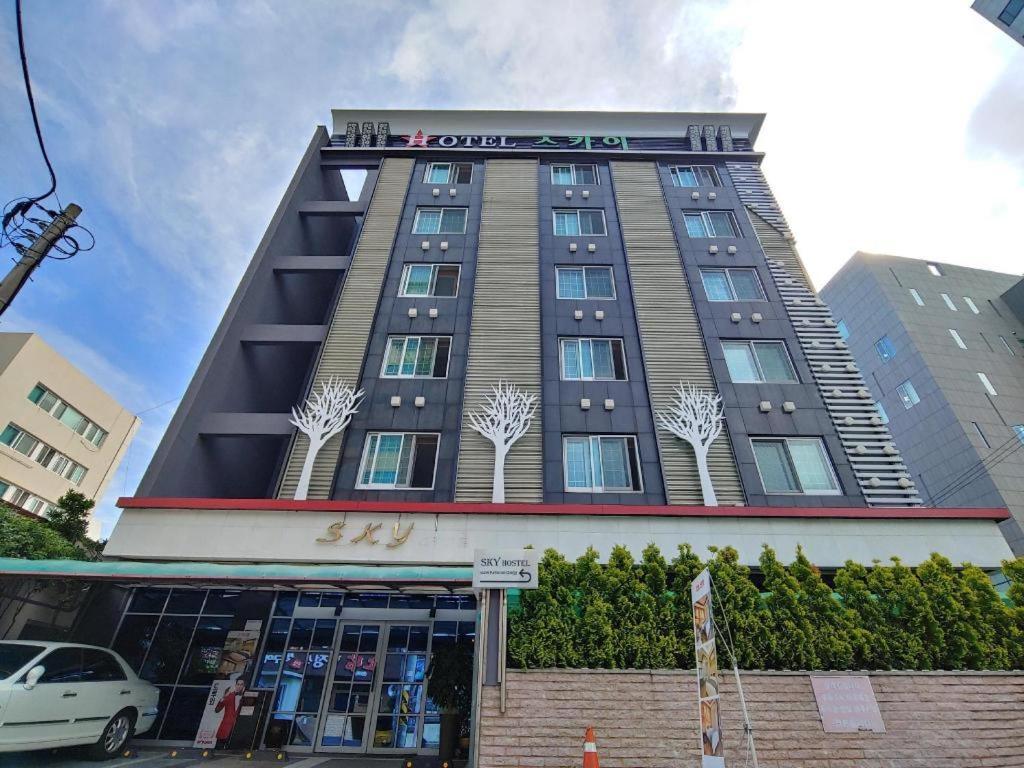 Sky Hotel Changwon Buitenkant foto