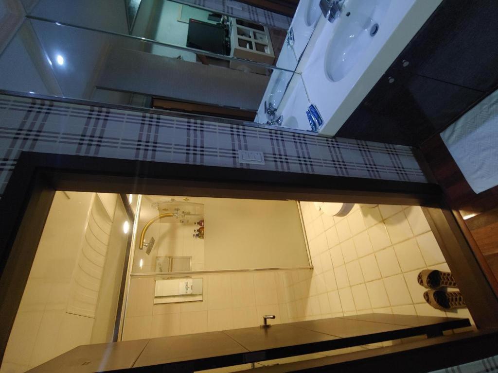 Sky Hotel Changwon Buitenkant foto